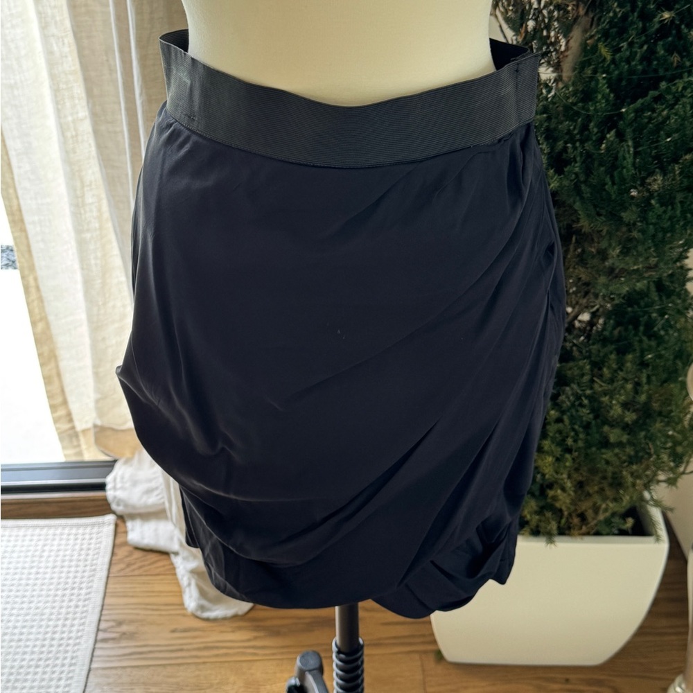 Elizabeth and James Black Ruched Mini Skirt - Size L